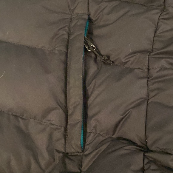 North Face Black Puffy Vest - Picture 6 of 7